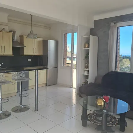Apartment Beautiful 3-room Sea View *