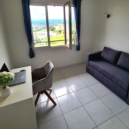 Apartment Beautiful 3-room Sea View