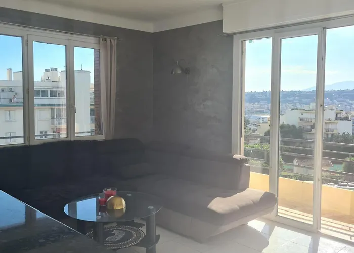 Beautiful 3-room Sea View Lägenhet Nice